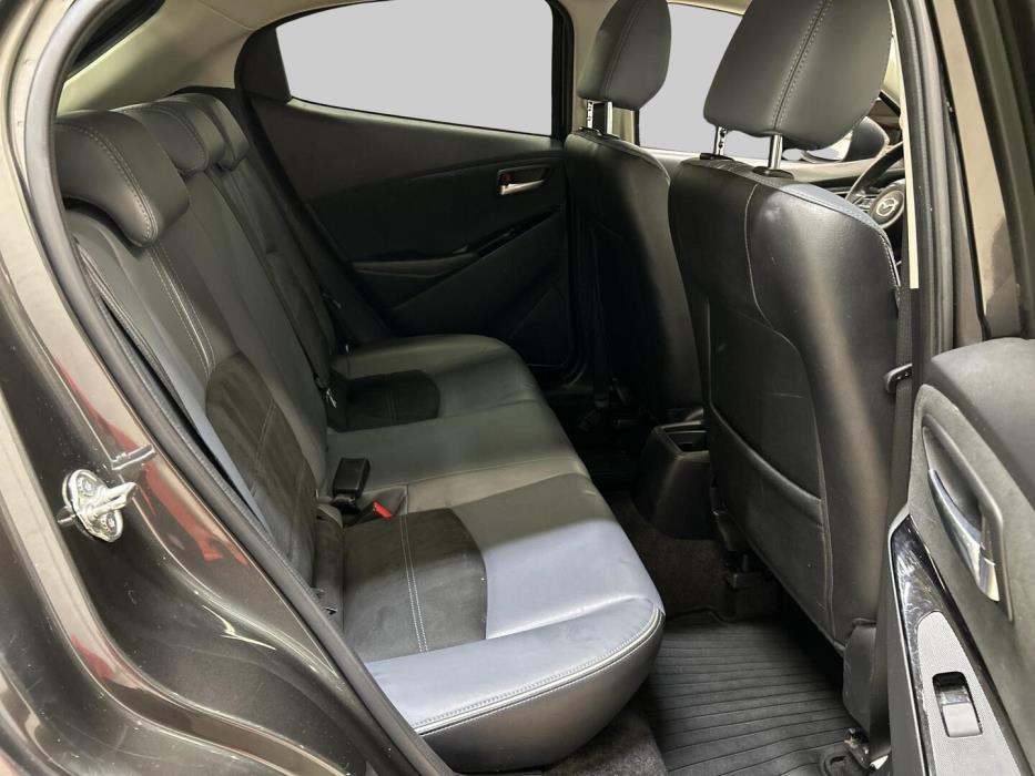 MAZDA 2 2020