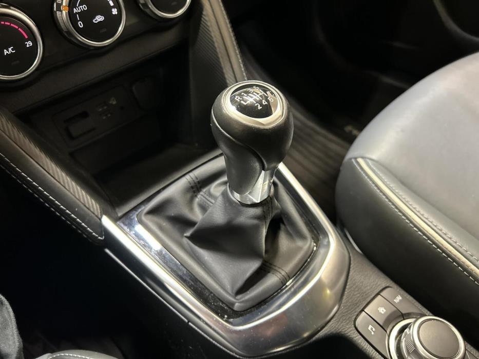 MAZDA 2 2020