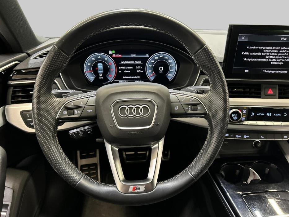 AUDI A4 2023