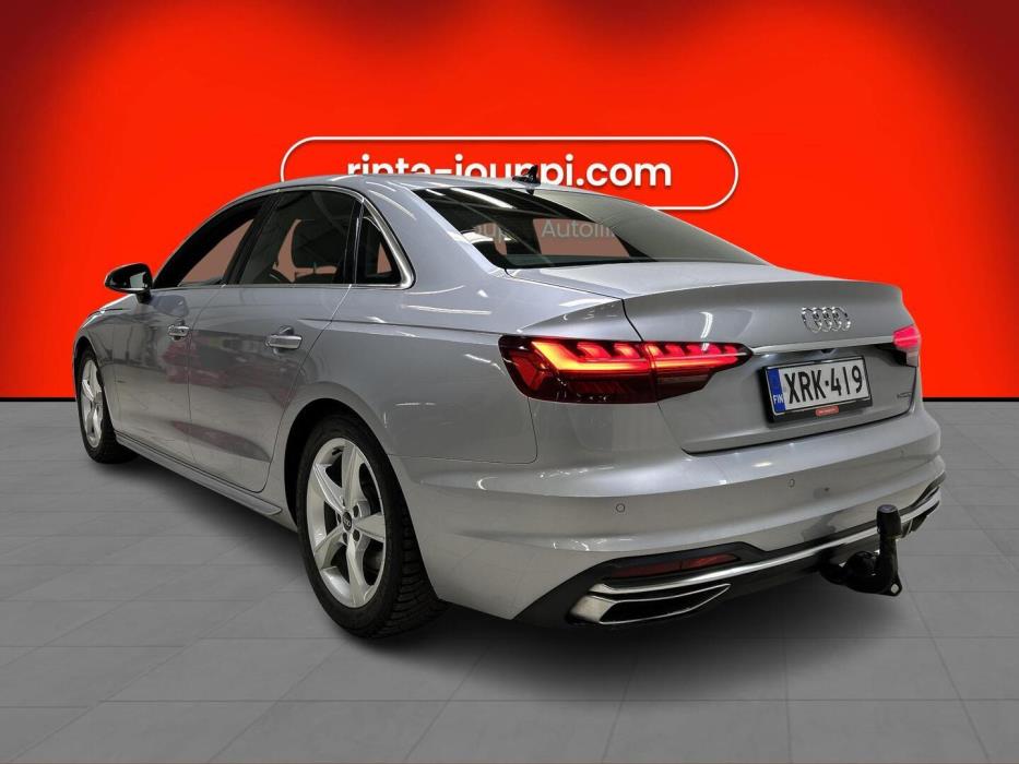 AUDI A4 2023