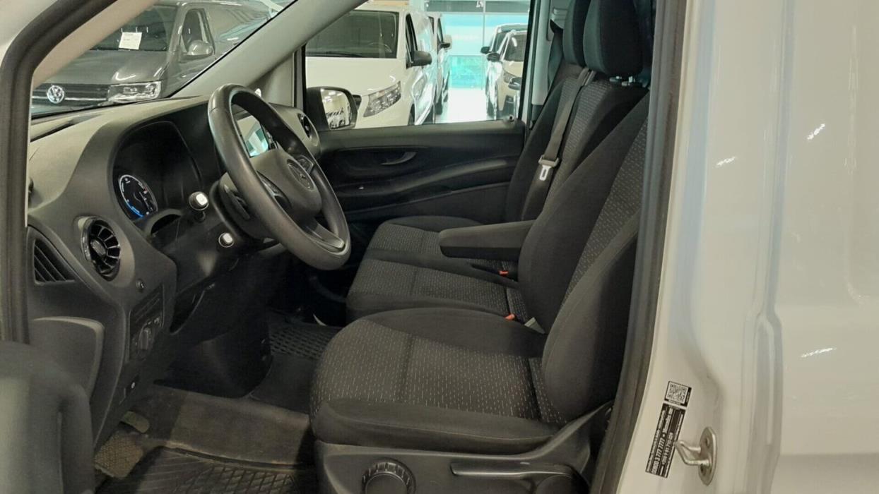 MERCEDES-BENZ Vito 2023