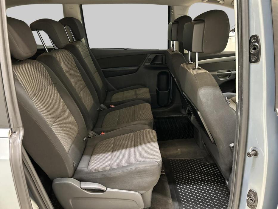 VOLKSWAGEN Sharan 2012