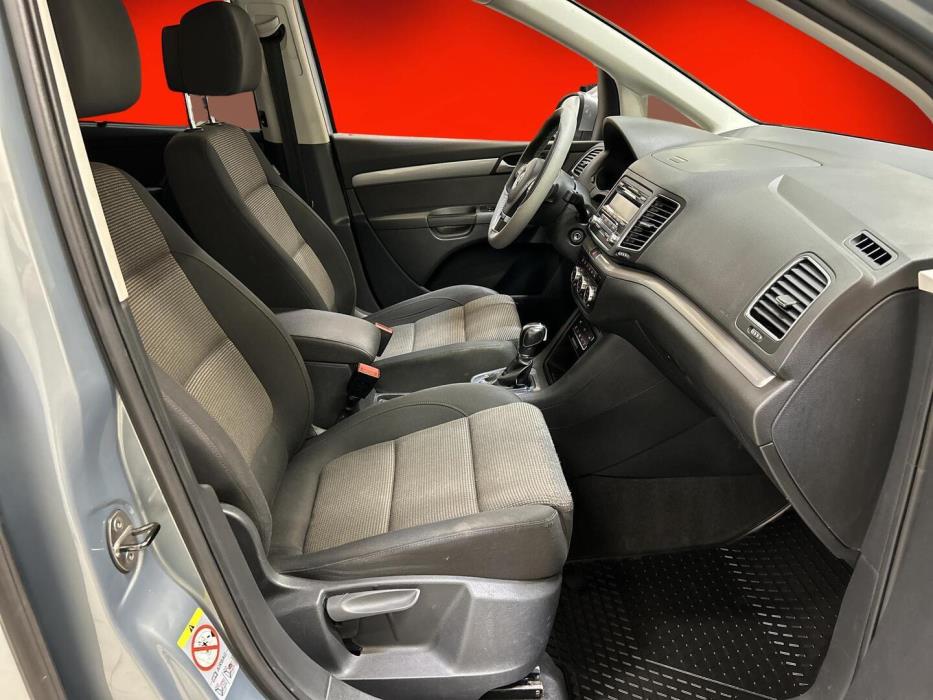 VOLKSWAGEN Sharan 2012