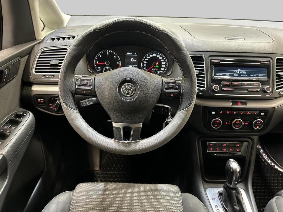 VOLKSWAGEN Sharan 2012