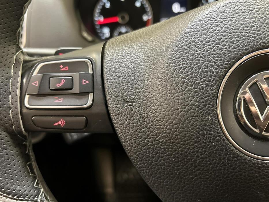 VOLKSWAGEN Sharan 2012