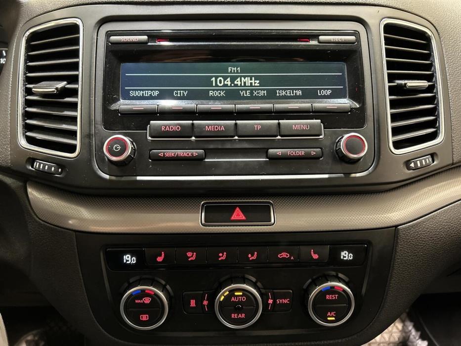 VOLKSWAGEN Sharan 2012