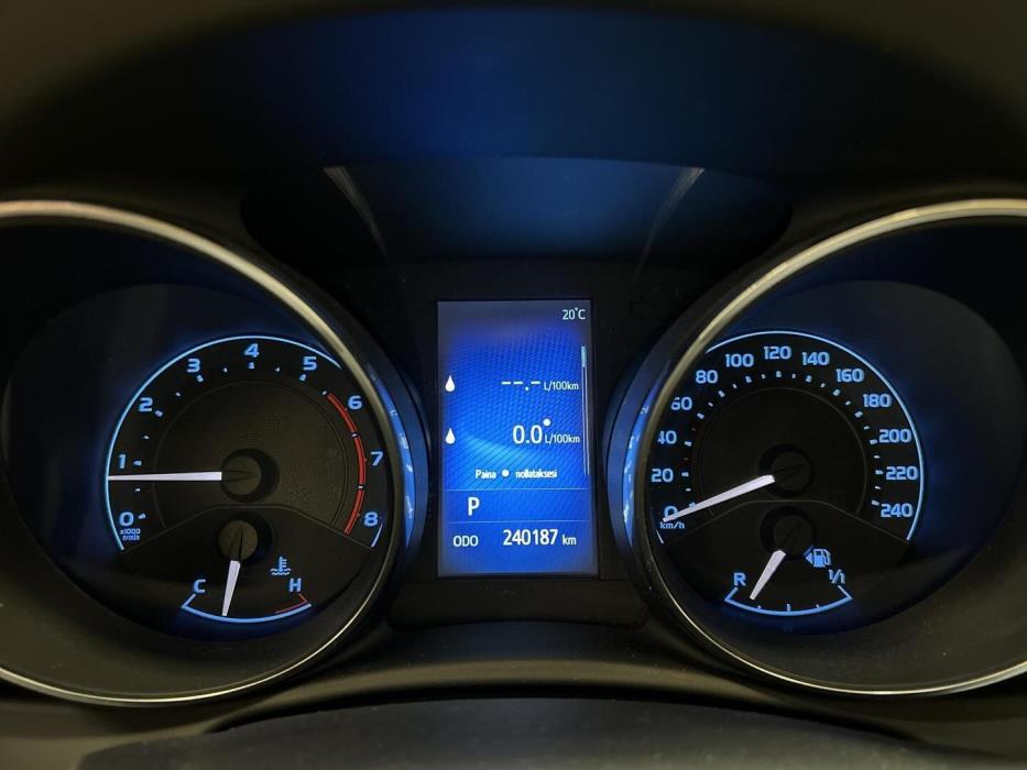 TOYOTA Auris 2015