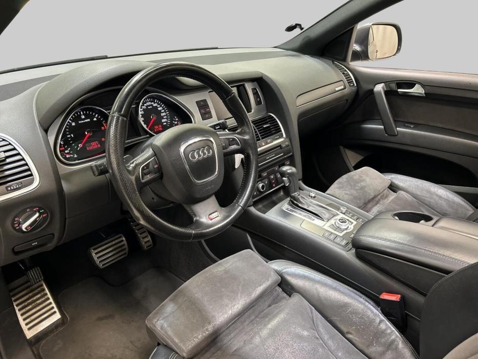 AUDI Q7 2011
