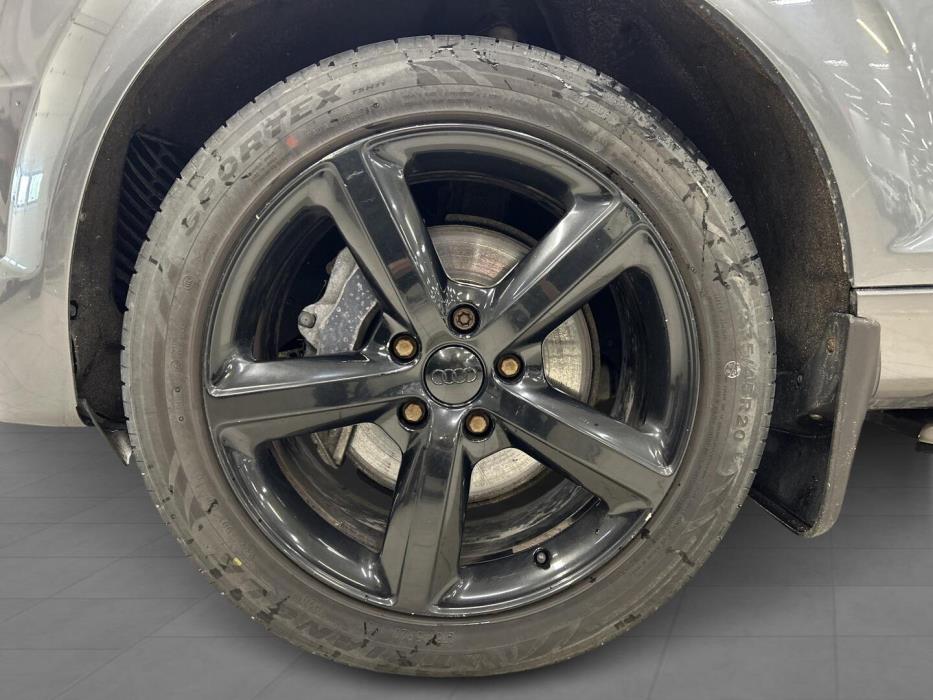 AUDI Q7 2011