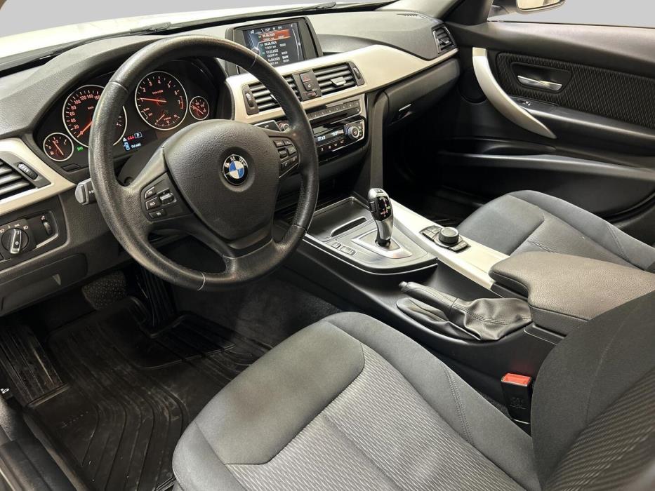 BMW 318 2017