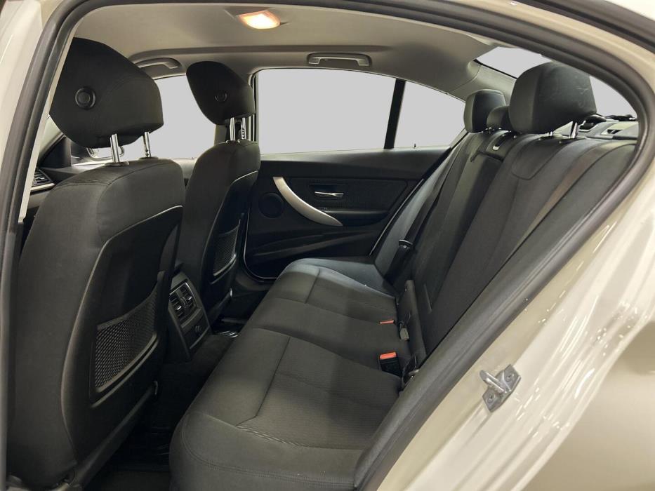 BMW 318 2017