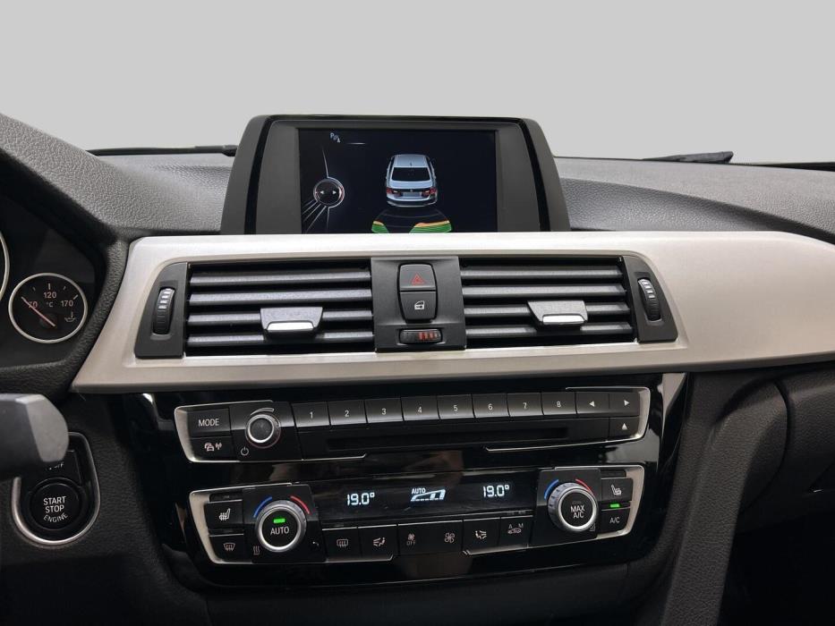BMW 318 2017