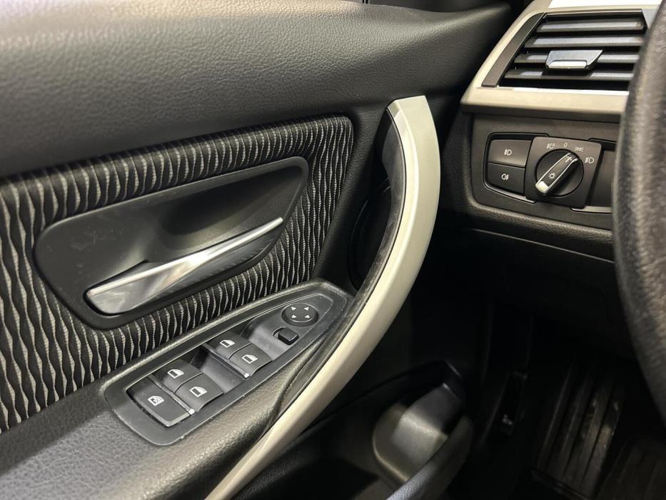 BMW 318 2017