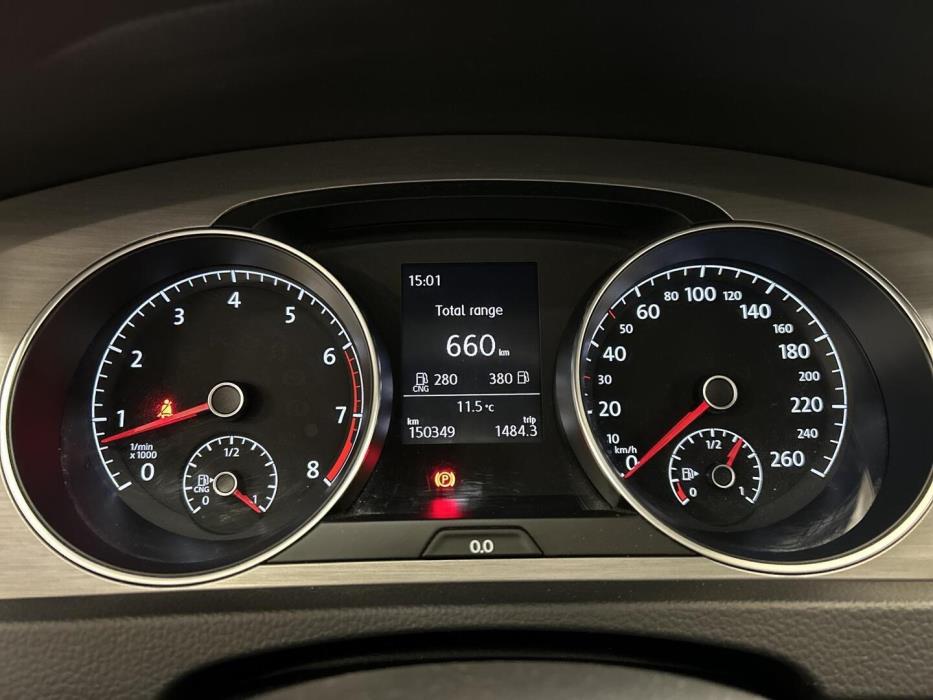 VOLKSWAGEN Golf 2016