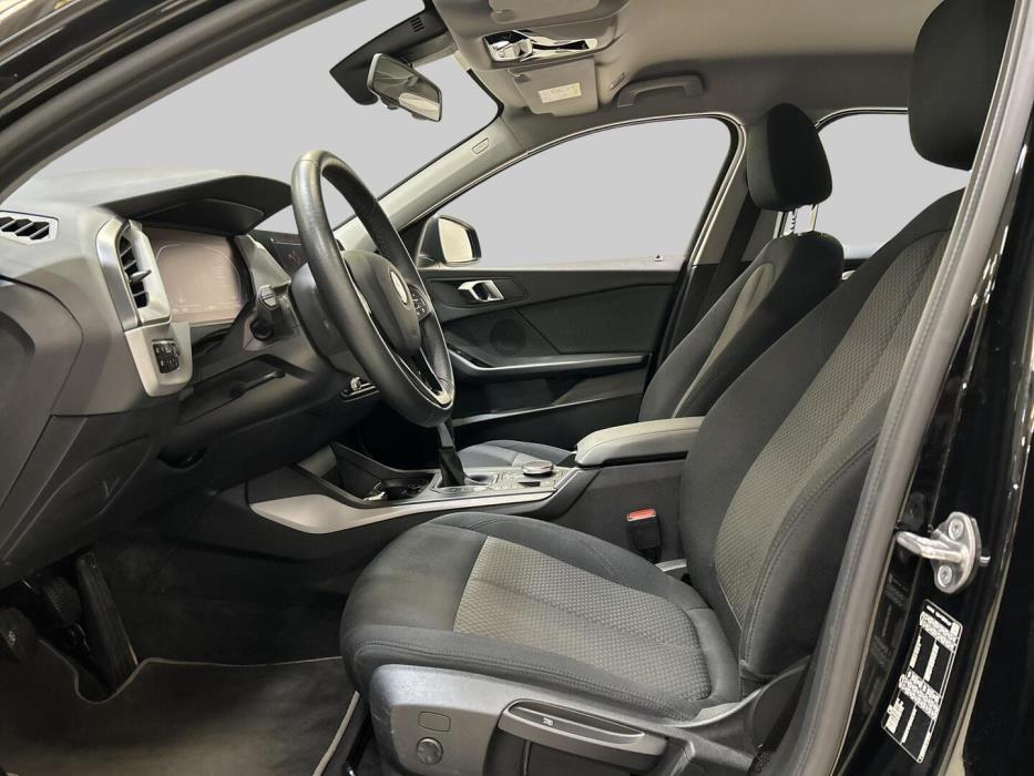 BMW 118 2023