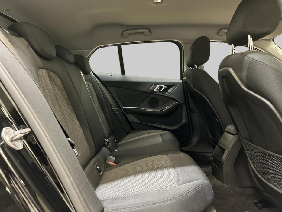 BMW 118 2023