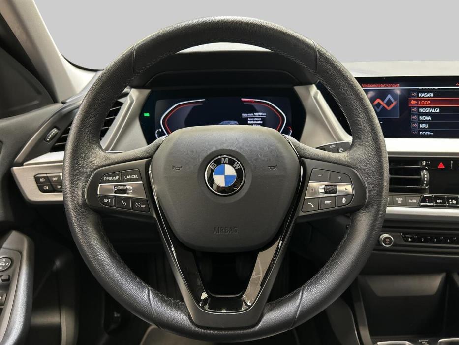 BMW 118 2023