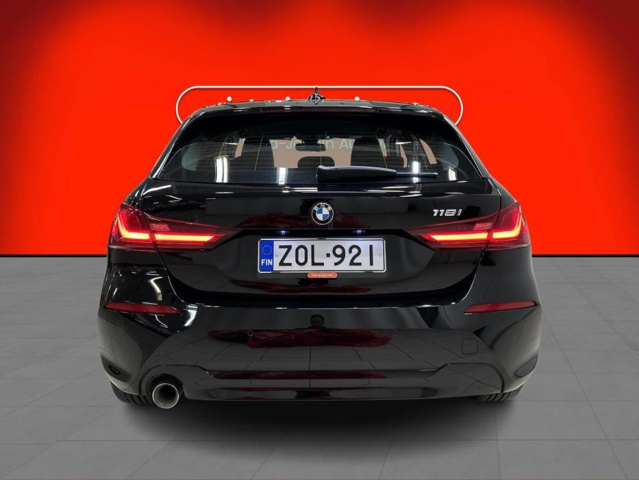 BMW 118 2023