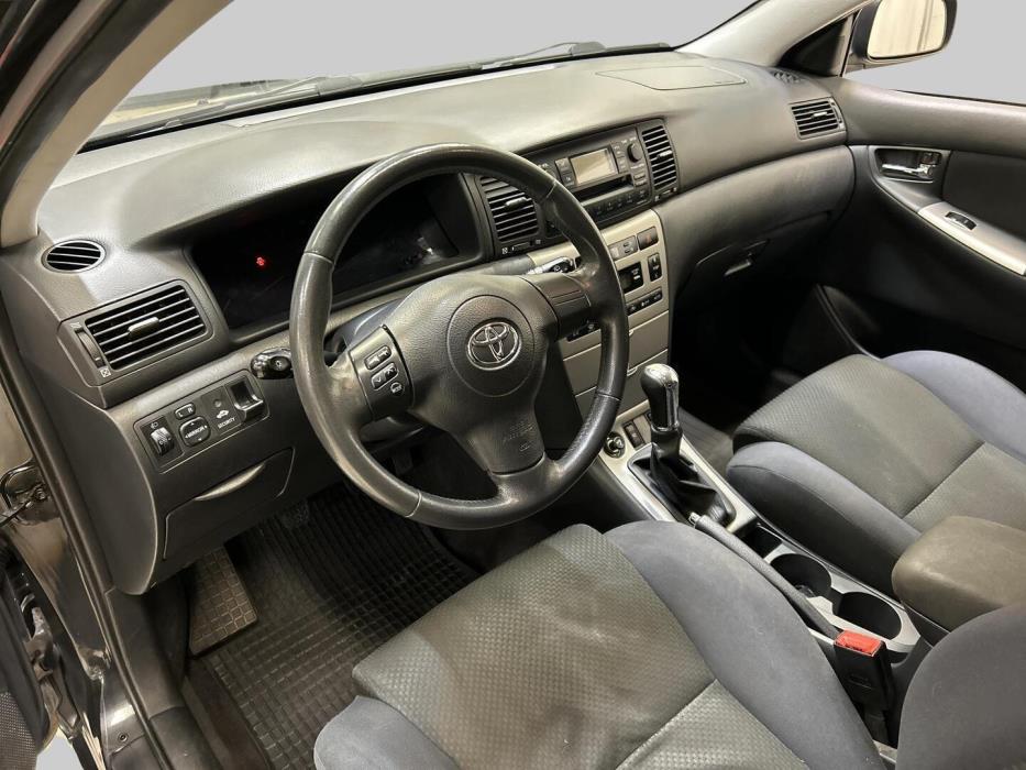 TOYOTA Corolla 2005