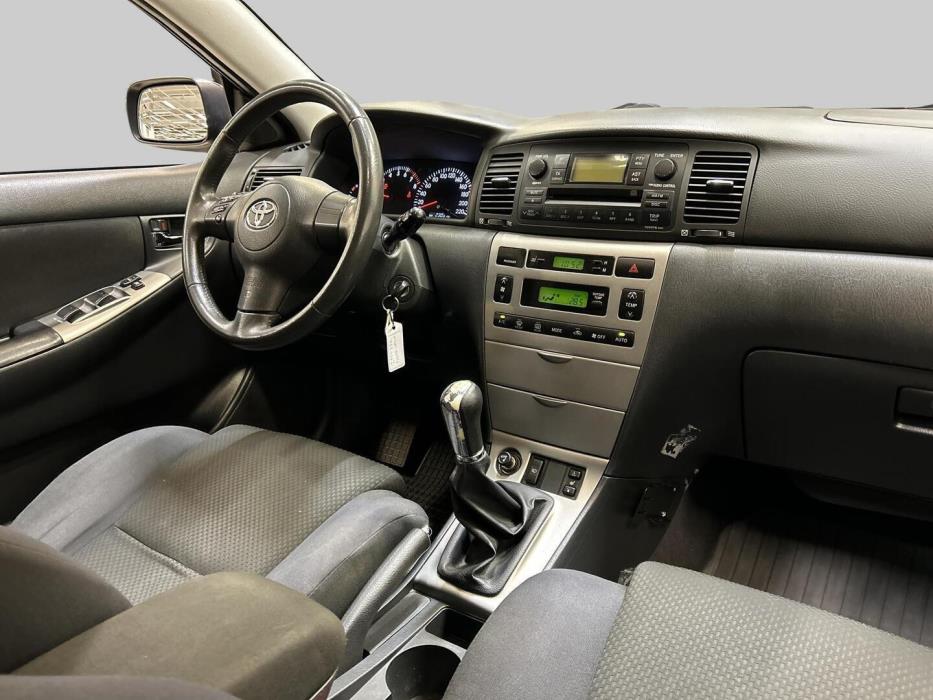 TOYOTA Corolla 2005