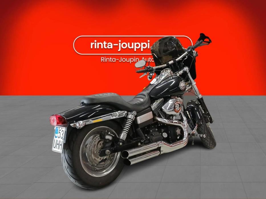 HARLEY-DAVIDSON DYNA 2010