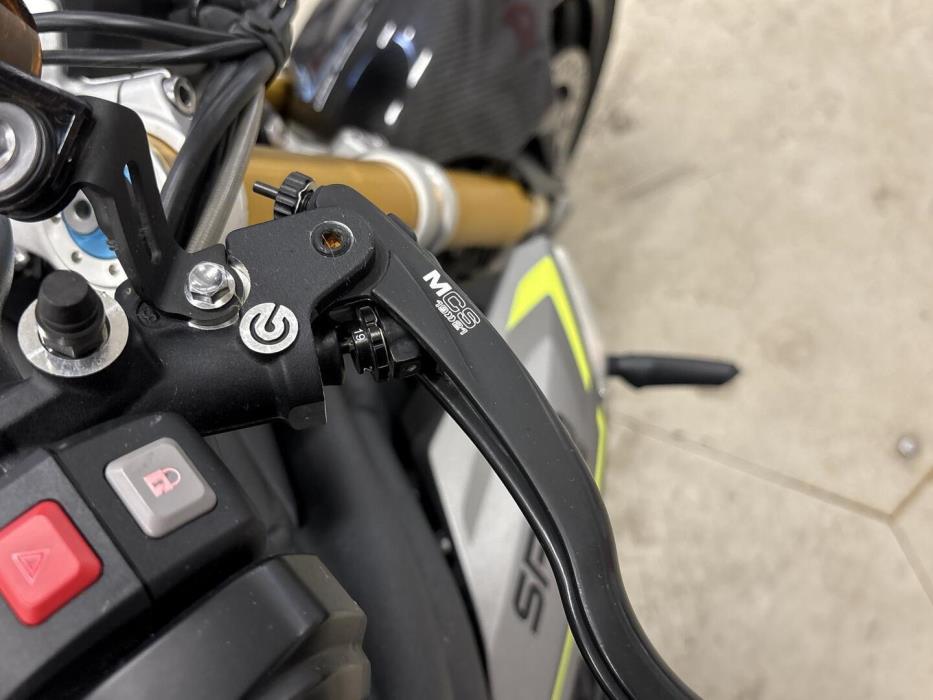 TRIUMPH SPEED TRIPLE 2021