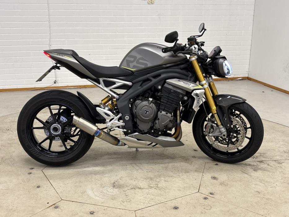 TRIUMPH SPEED TRIPLE 2021