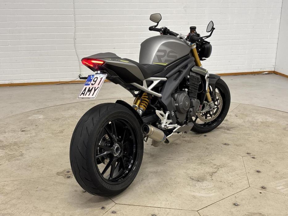TRIUMPH SPEED TRIPLE 2021