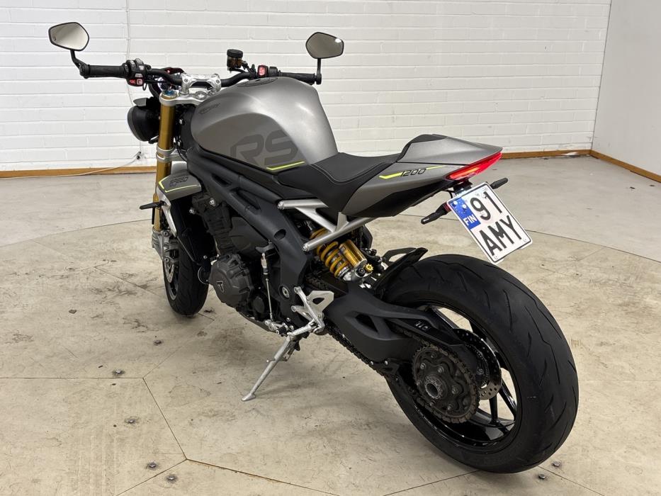 TRIUMPH SPEED TRIPLE 2021