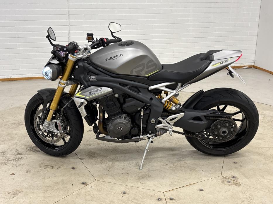 TRIUMPH SPEED TRIPLE 2021