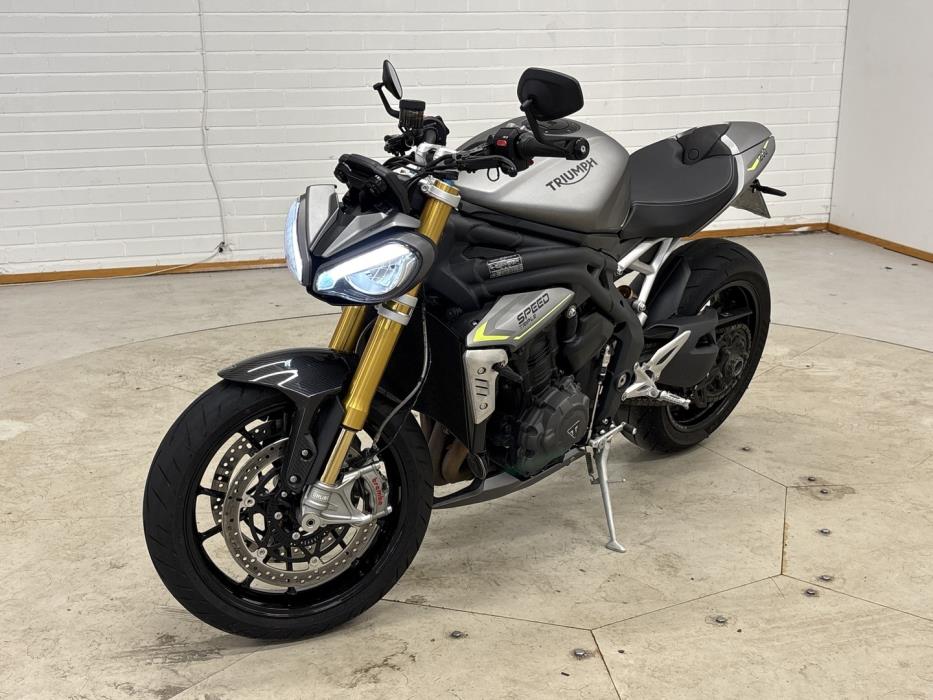 TRIUMPH SPEED TRIPLE 2021