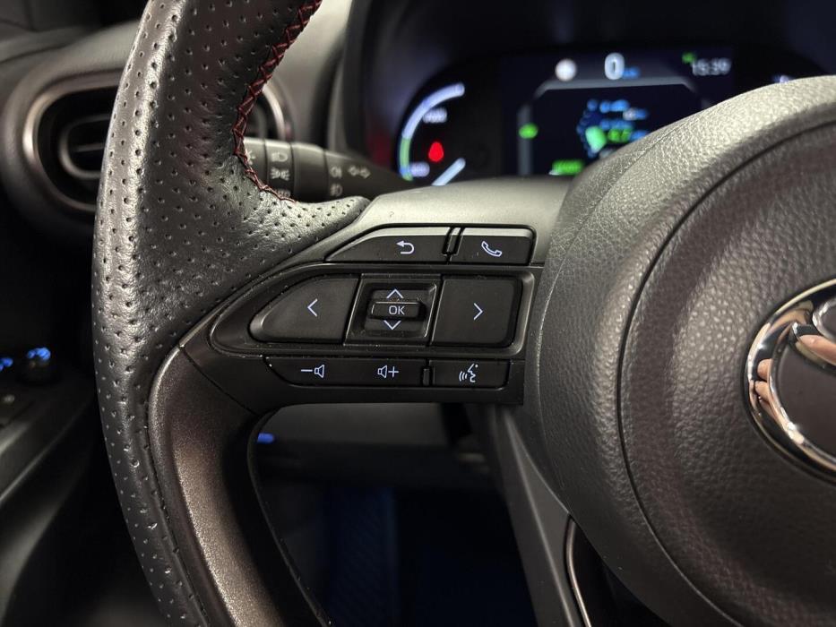 TOYOTA YARIS CROSS 2023