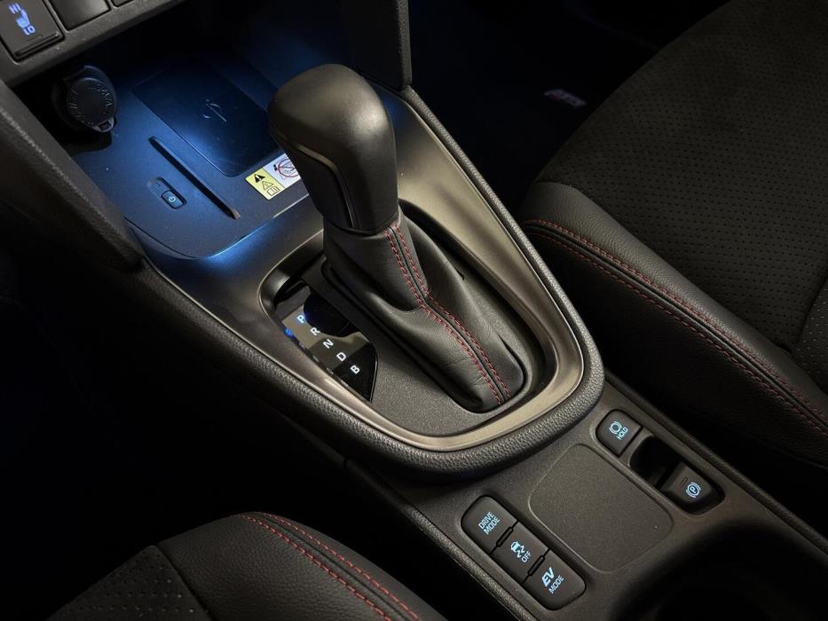 TOYOTA YARIS CROSS 2023