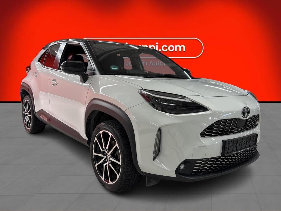 TOYOTA YARIS CROSS 2023