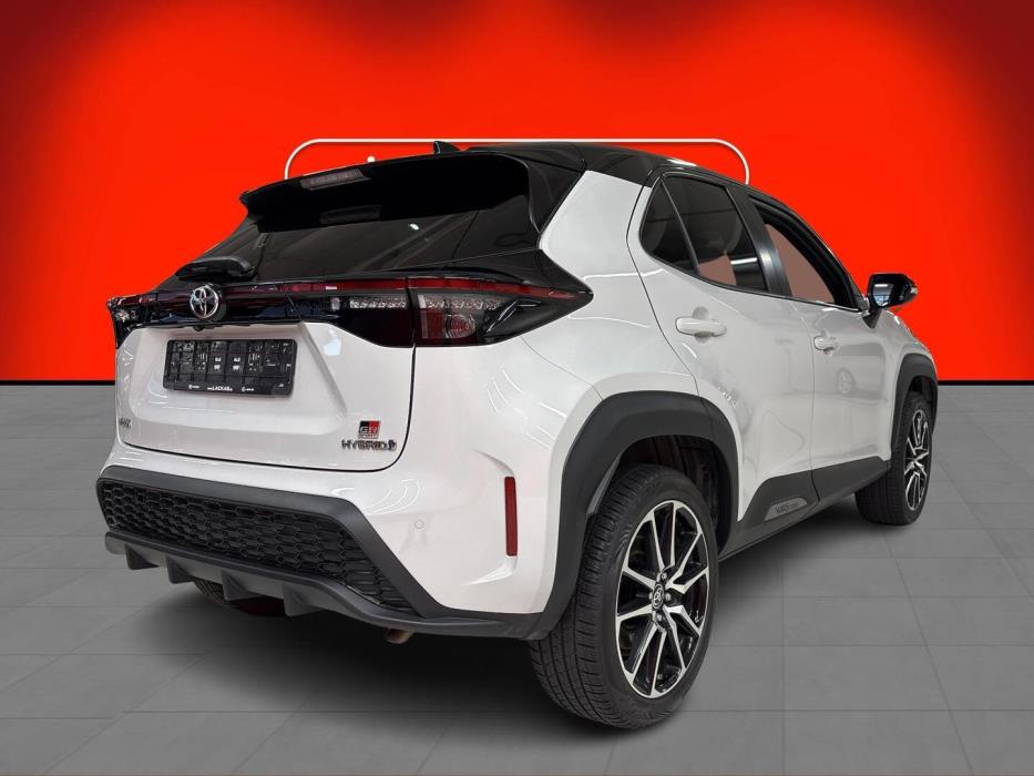 TOYOTA YARIS CROSS 2023