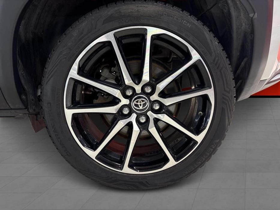 TOYOTA YARIS CROSS 2023