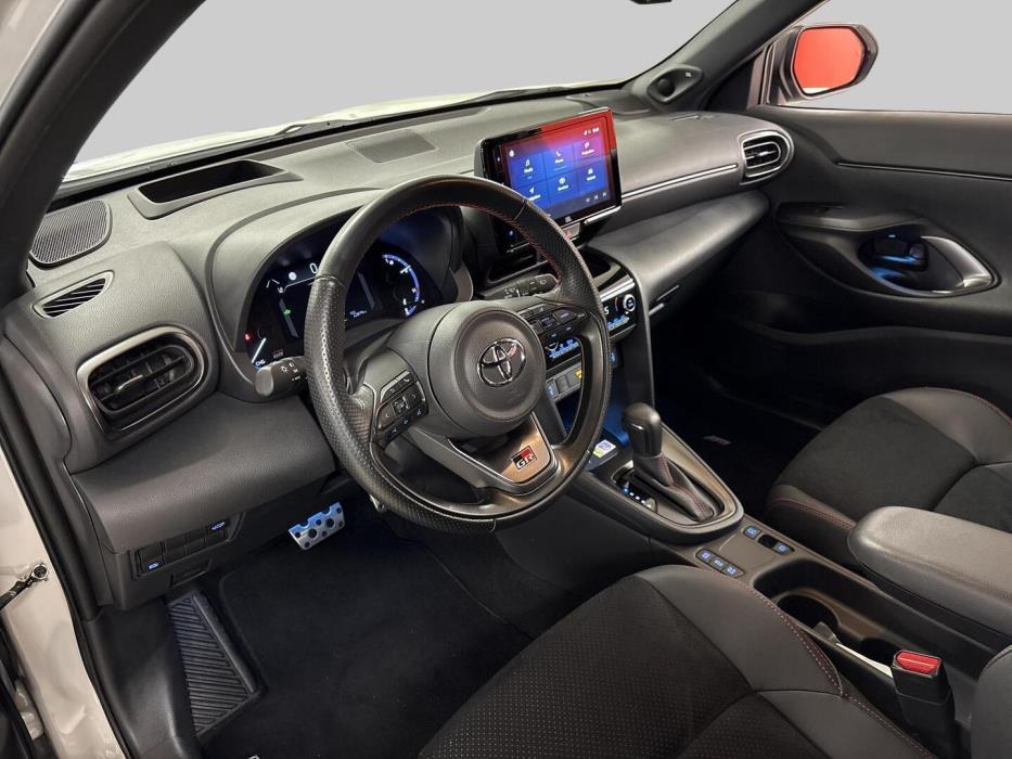 TOYOTA YARIS CROSS 2023