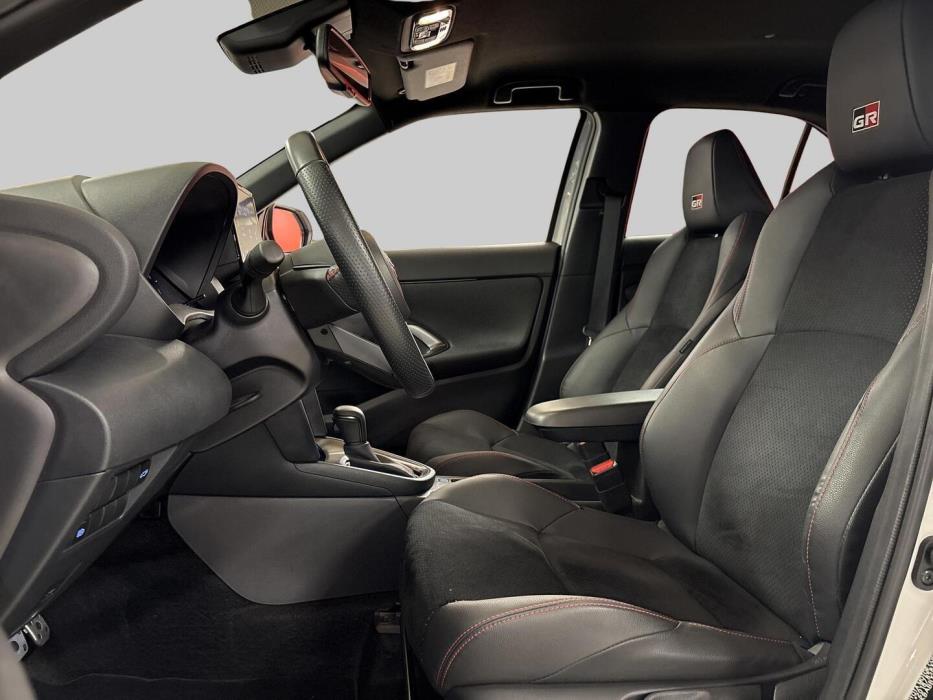 TOYOTA YARIS CROSS 2023