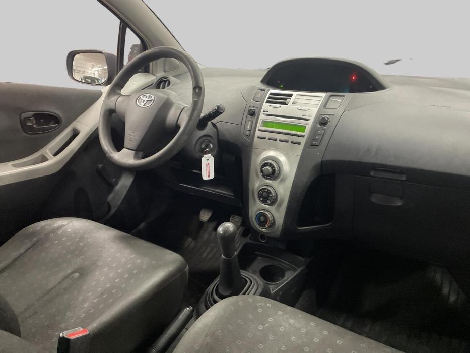 TOYOTA Yaris 2007