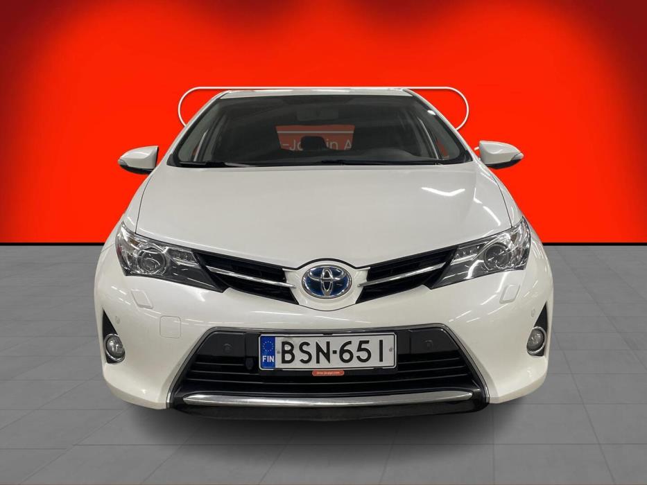 TOYOTA Auris 2015
