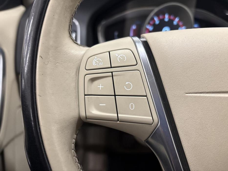 VOLVO S60 2015
