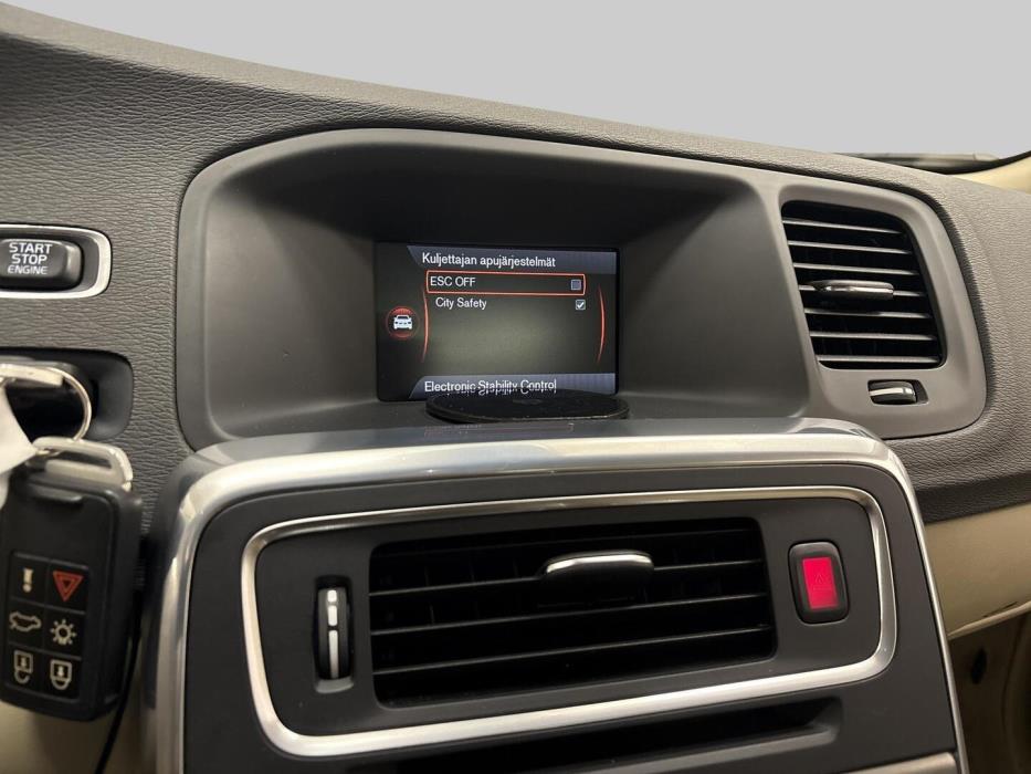 VOLVO S60 2015