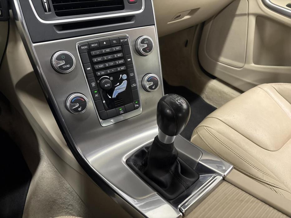 VOLVO S60 2015