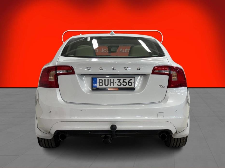 VOLVO S60 2015