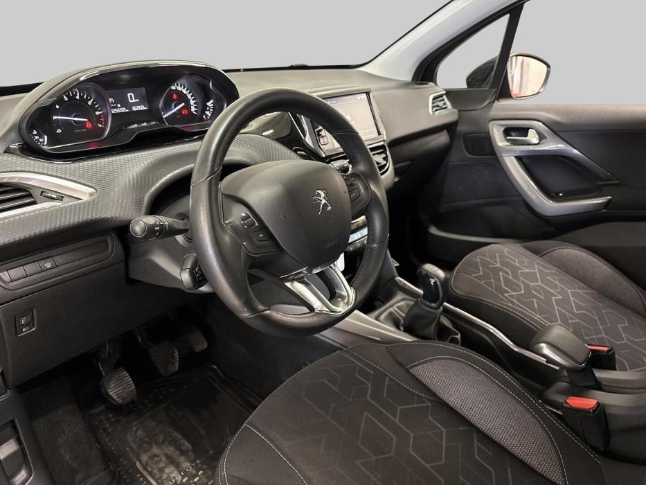PEUGEOT 2008 2018