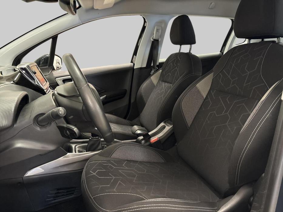 PEUGEOT 2008 2018