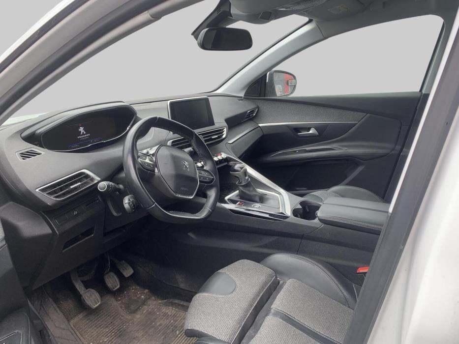 PEUGEOT 3008 2019