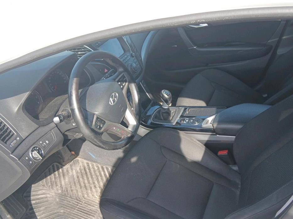HYUNDAI i40 2012