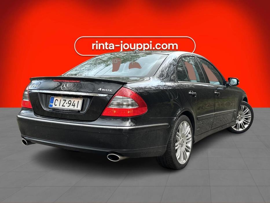 MERCEDES-BENZ E 2008