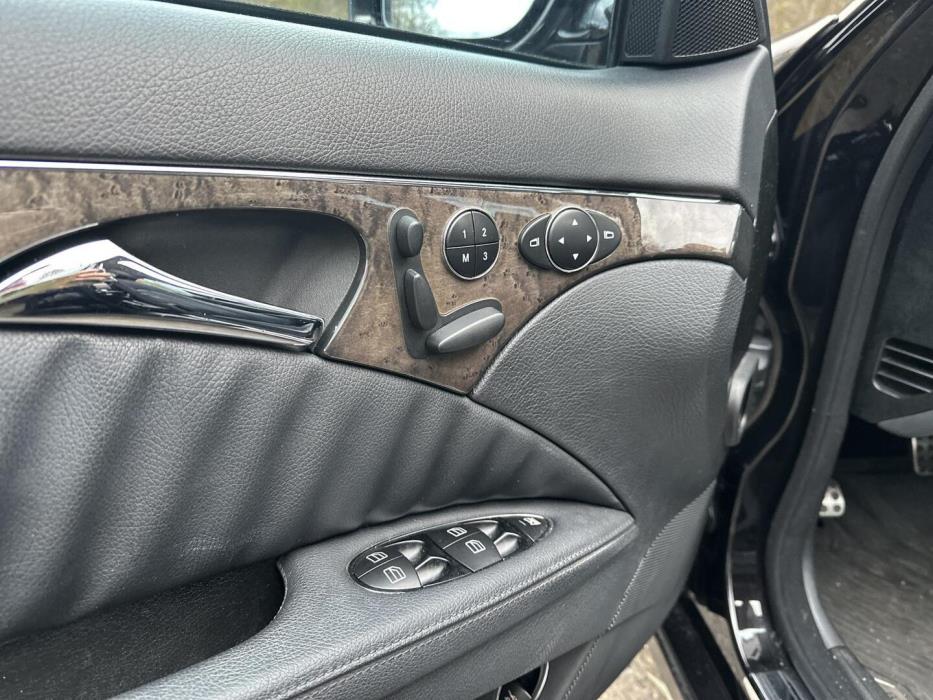 MERCEDES-BENZ E 2008